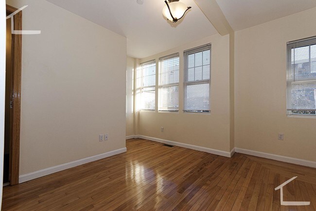 35 Henshaw St unit 1, Boston, MA 02135 - photo 4
