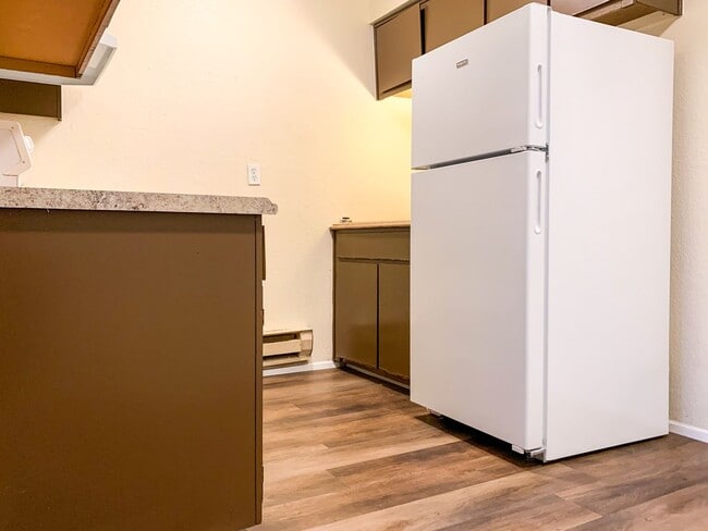 Spacious 2 Bedroom Apartment with Private Patio, Albuquerque, NM 87106 - photo 5