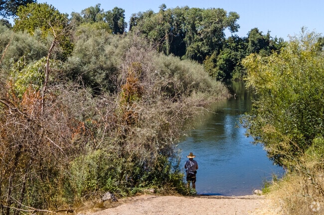(006) Del Rio - Stanislaus River - Fishing