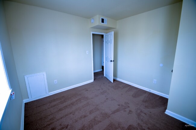 2936 Knox Place SE, Washington, DC 20020 - photo 6