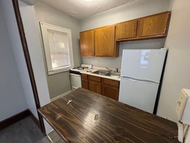 The Acacia, Des Moines, IA 50312 - photo 2