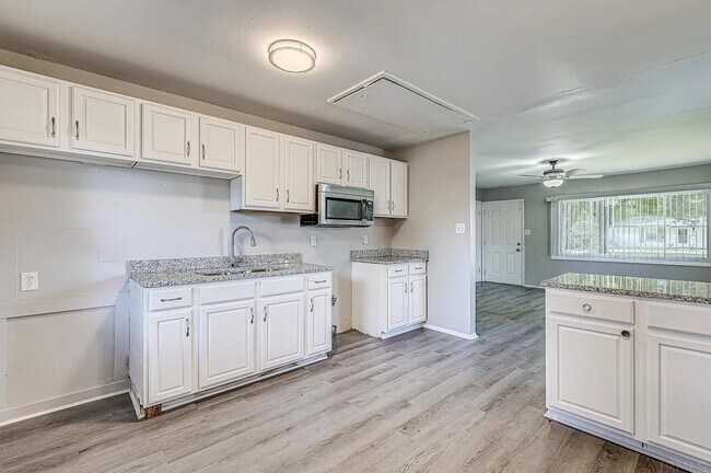 1302 Brummit Ln, South Bend, IN 46615 - photo 6