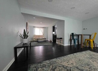 8499 Rainbow Bridge Ln, Springfield, VA 22153