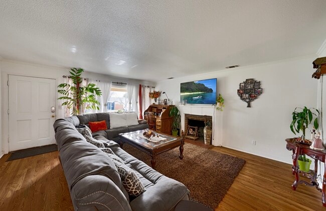 4205 Lyle St, Sacramento, CA 95821 - photo 3