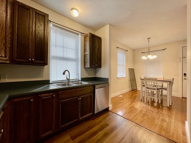 327 Freyling Place SE, Grand Rapids, MI 49506 - photo 5