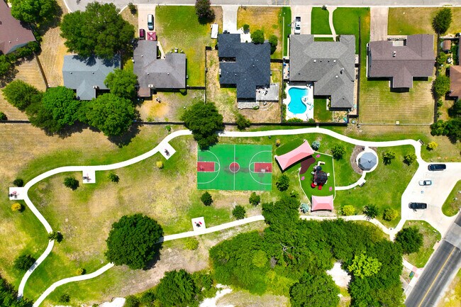 Homes in the Midway neighborhood of Temple border Oak Creek Park.