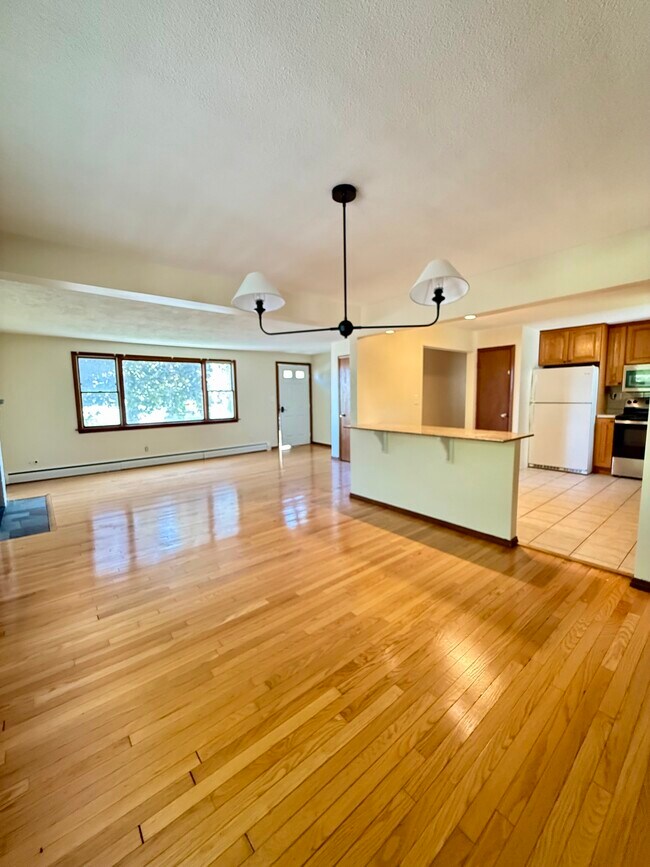 41 Loomis St Unit 1, Cambridge, MA 02138