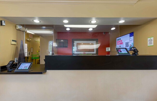 939 International Dr, Linthicum Heights, MD 21090 - photo 4