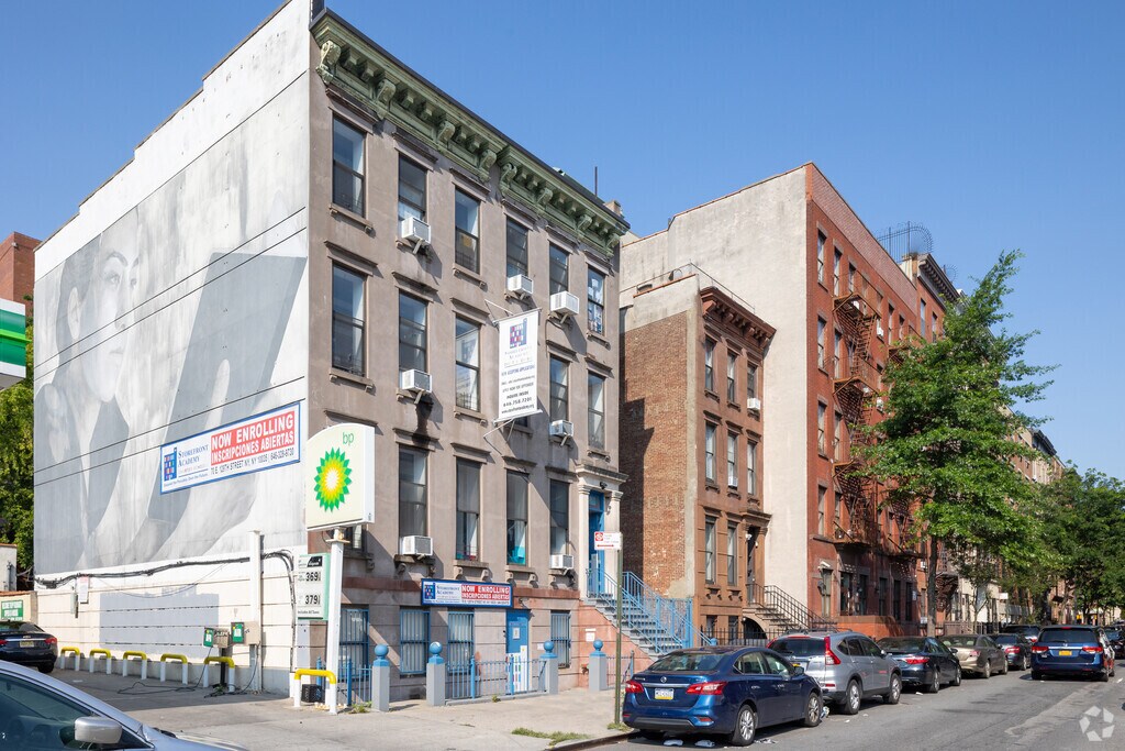 Storefront Academy Harlem is a cornerstone of educational excellence in East Harlem.