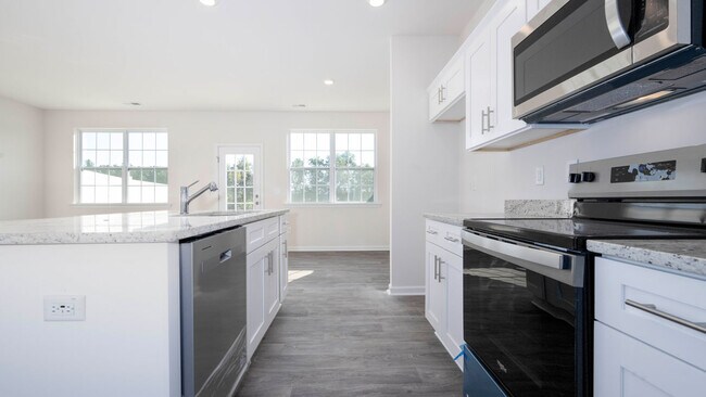 7155 Royal Ascot Dr, Whitsett, NC 27377 - photo 5