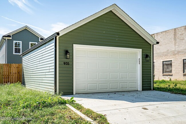 935 E Madison St, Louisville, KY 40204 - photo 4