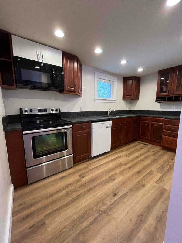 10150 Rogers Dr Unit Downstairs, Nassawadox, VA 23413