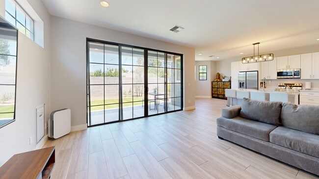 2604 N 27th St unit 4, Phoenix, AZ 85008 - photo 2