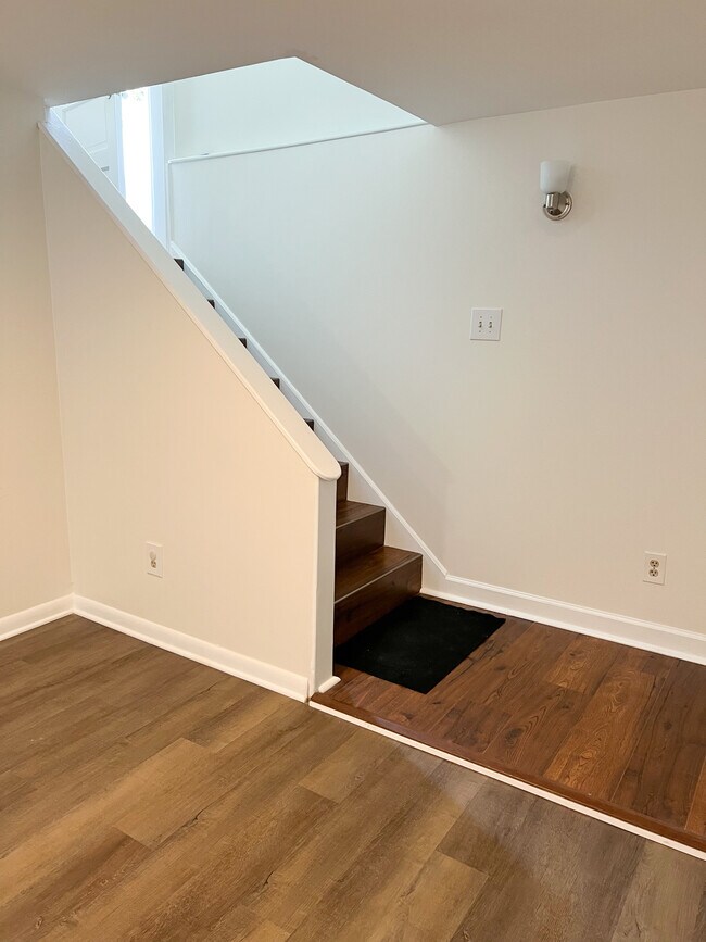 7441 Convair Dr unit 1, Alexandria, VA 22306 - photo 5