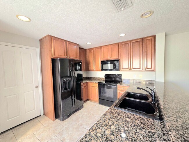 13838 Phoenix Dr, Orlando, FL 32828 - photo 3