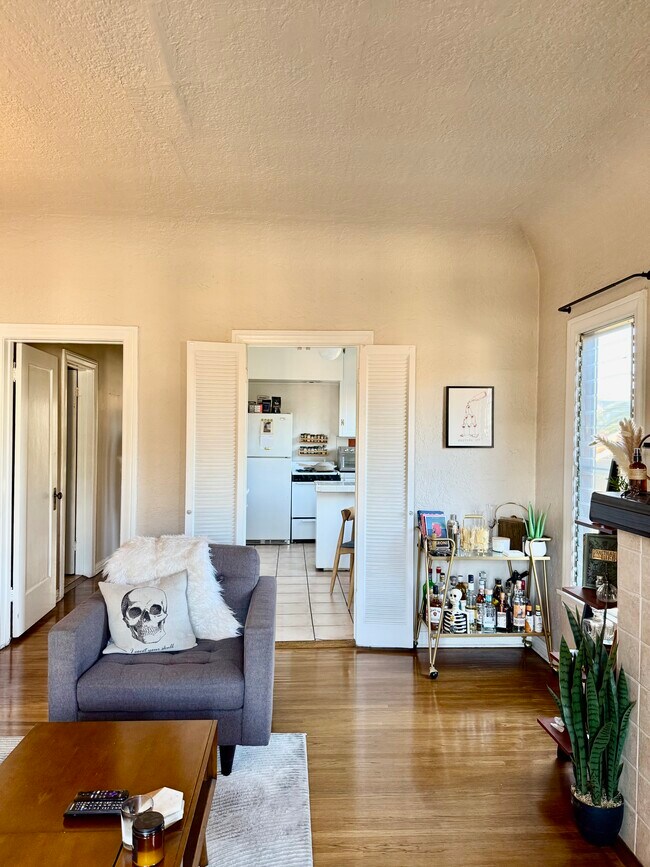 1611 Talmadge St unit Upstairs Unit 3, Los Angeles, CA 90027 - photo 7