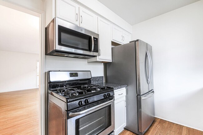 1801 N Harvard Blvd unit 8, Los Angeles, CA 90027 - photo 4