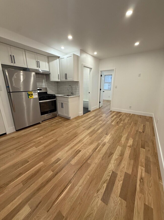 9717 101st St Unit 9717 1st flr, Ozone Park, NY 11416