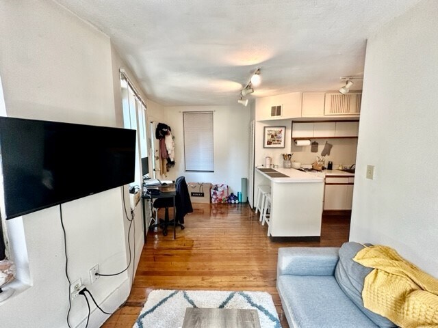 13 Charter St unit 2, Boston, MA 02113 - photo 5