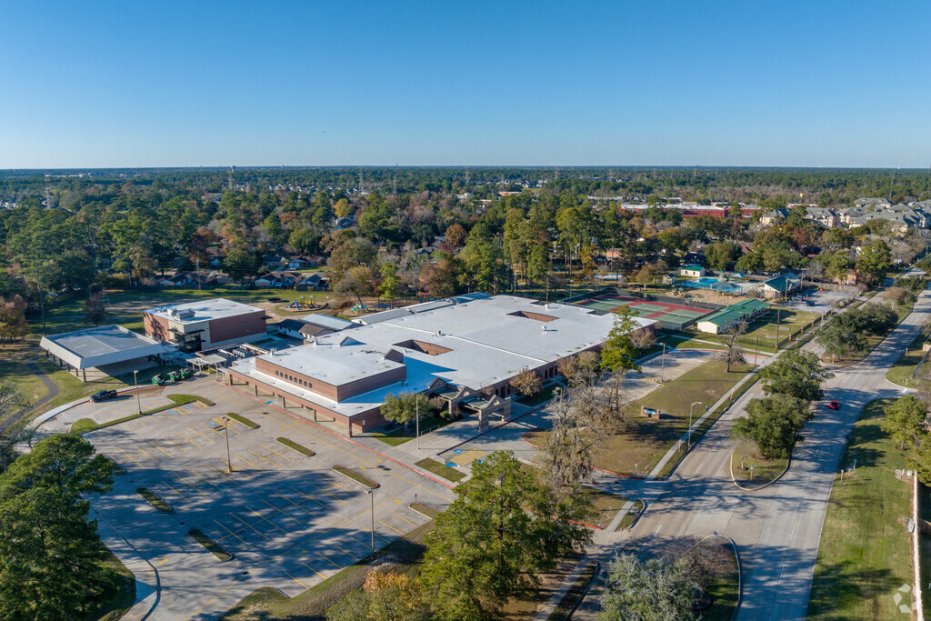Whispering Pines Elementary School Fosters a love for discovery and innovation.