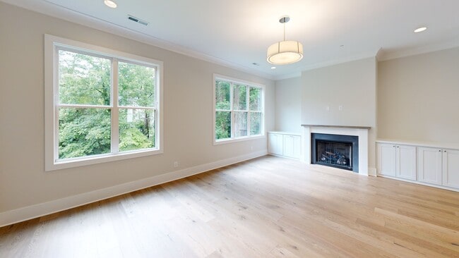 810 Maple Berry Ln unit 105, Raleigh, NC 27608 - photo 2