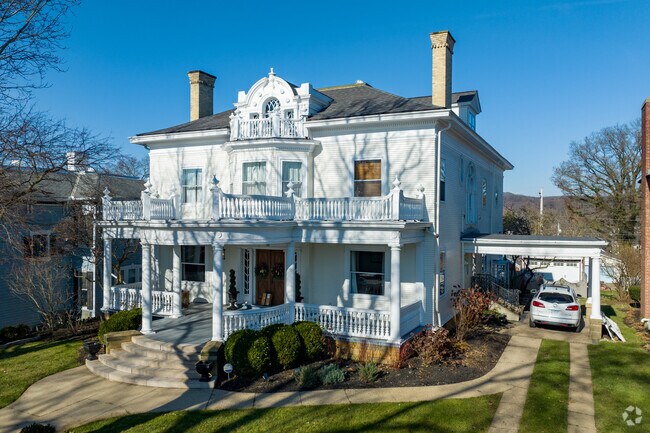 Lancaster’s historical architecture is clustered near the city center.