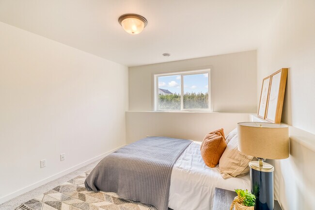 Basement Bedroom1_2.jpg