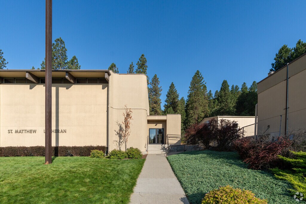 St. Matthew Lutheran sits offers a large building within the Town and Country neighborhood.