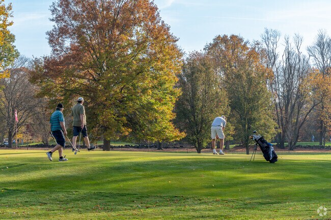 The 9-hole Orchard’s Golf Course is at the edge of the Post Road North neighborhood.