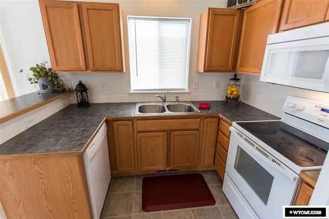 881 Fulton St, Mills, WY 82644 - photo 2