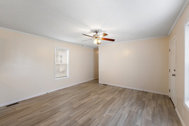 4418 E Daisy Ln, Traverse City, MI 49685 - photo 6