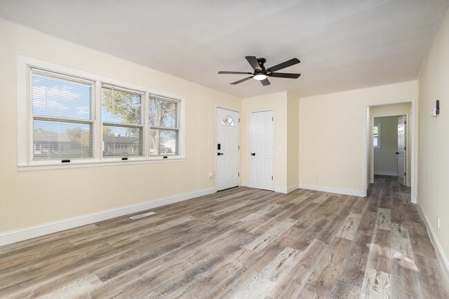 116 S Hammes Ave, Joliet, IL 60436 - photo 3