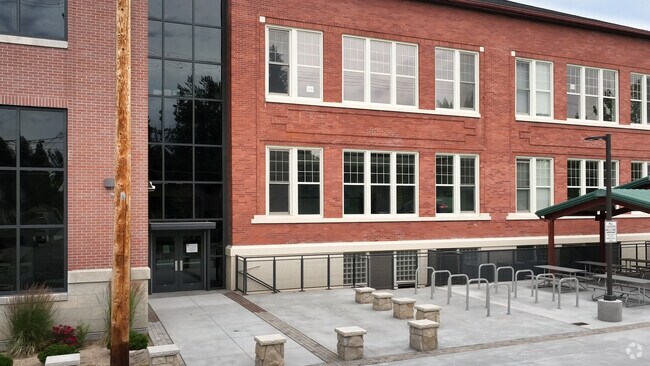 Unitque features of Washington Elementary School.