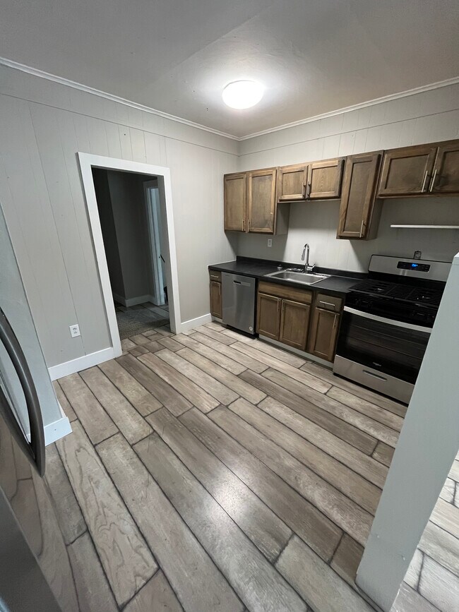 106 N Main St, Minoa, NY 13116 - photo 6