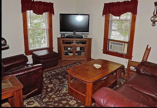 98 River St unit Floor 2, Greenfield, MA 01301 - photo 6