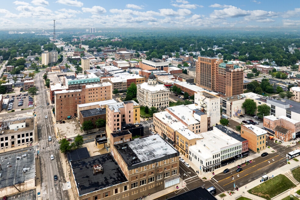 NH_DowntownBloomington_533979_P2_Final_PJ_080724