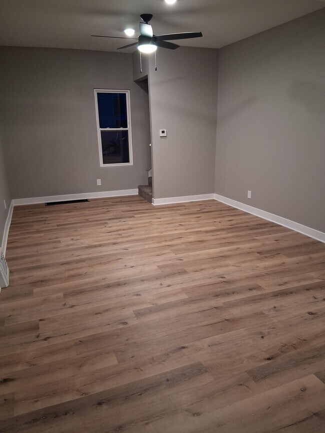 1714 E Walnut St, Des Moines, IA 50316 - photo 3