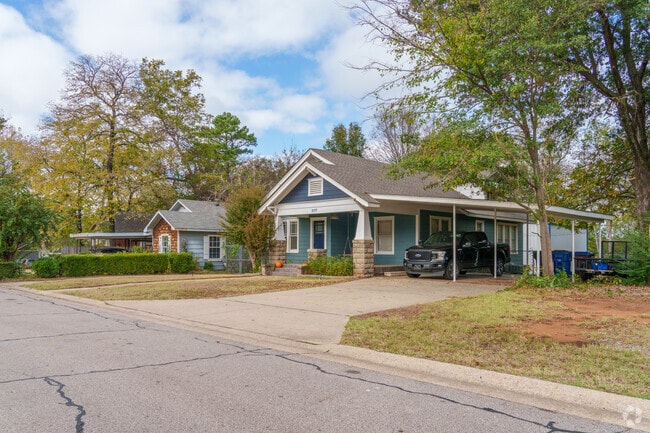 Craftsman homes are located throughout Park Hill.