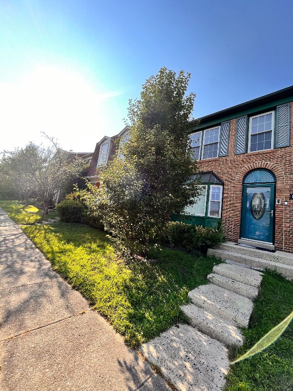 12036 Stallion Ct, Woodbridge, VA 22192 - photo 1