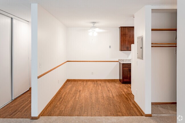 2BR, 1BA