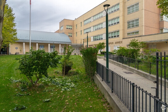 Mott Hall V provides education in the neighborhood of 
Parkchester