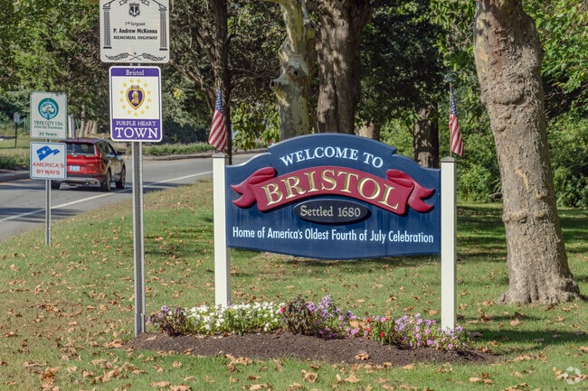 The Mount Hope is located nearby downtown Bristol, the home of America's oldest Fourth of July celebration.