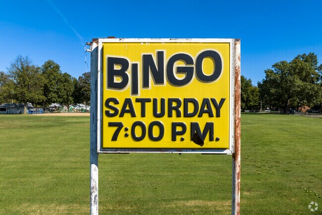 South Roxana residents can head over to Dad’s Club for bingo on Saturday nights.