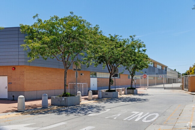 Dooley Elementary School is part of the Long Beach Unified School District.