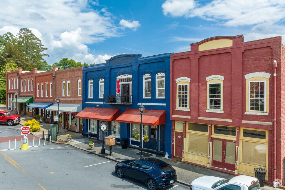 Neighborhood_Adairsville_500969_P2_XW_030224