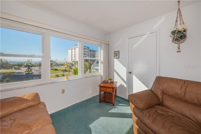 8 Glencoe Place unit 305, Dunedin, FL 34698 - photo 4