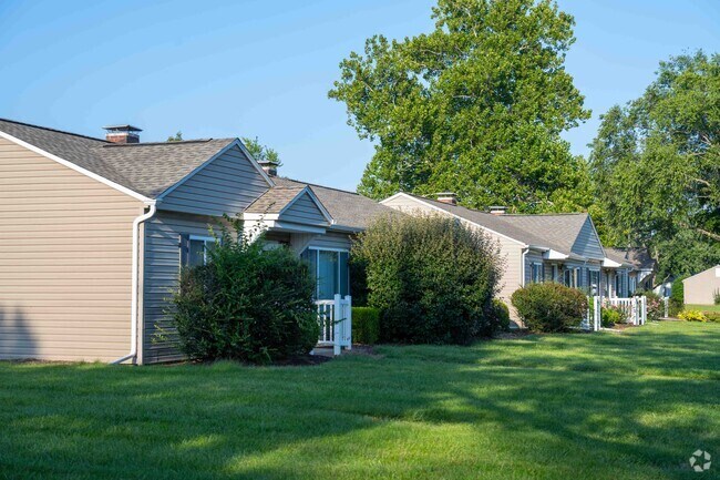 A block of charming homes nested in a nice neighborhood in the Fairlawn Park area.
