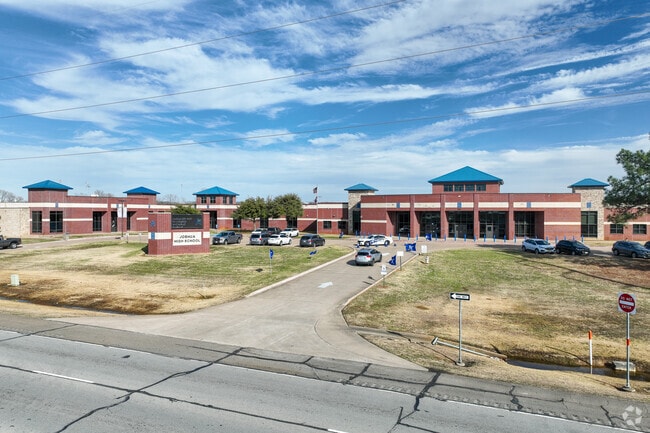 Joshua High School boasts a 12:1 student-to-teacher ratio.