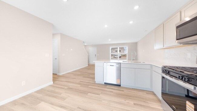 2880 Greenacre Ct, Warsaw, IN 46582 - photo 7