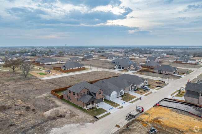 New Traditional homes line Van Alstyne’s narrow residential streets.